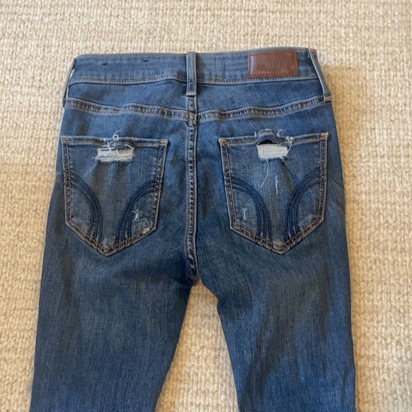 Distressed skinny jeans - Picture 6 of 8